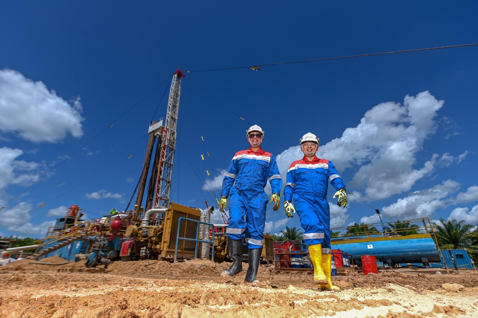 Perwira PT PHR melaksanakan aktivitas pekerjaan guna mendukung ketahanan dan kemandirian energi nasional dari Blok Rokan