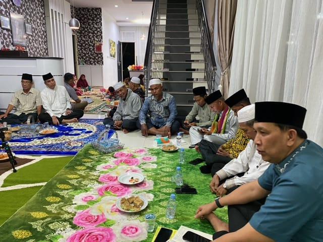 Para perwakilan 4 Puak Luhak Rambah pada acara musyawarah pembentukan panitia penabalan