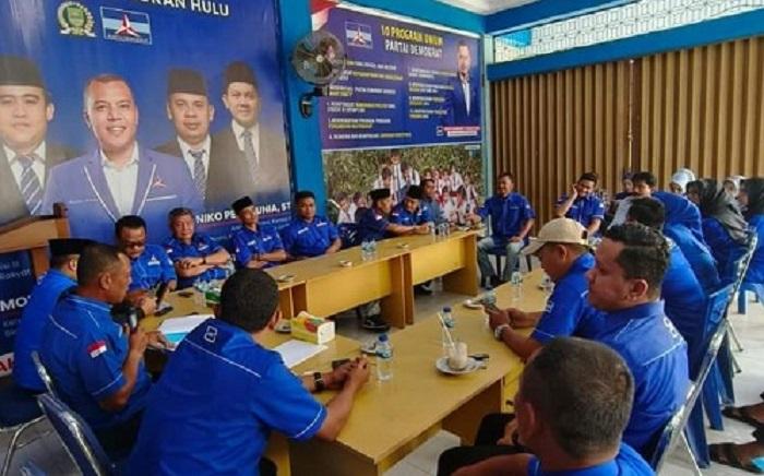 Kelmi Amri saat memberi arahan kepada seluruh kader Demokrat Rohul