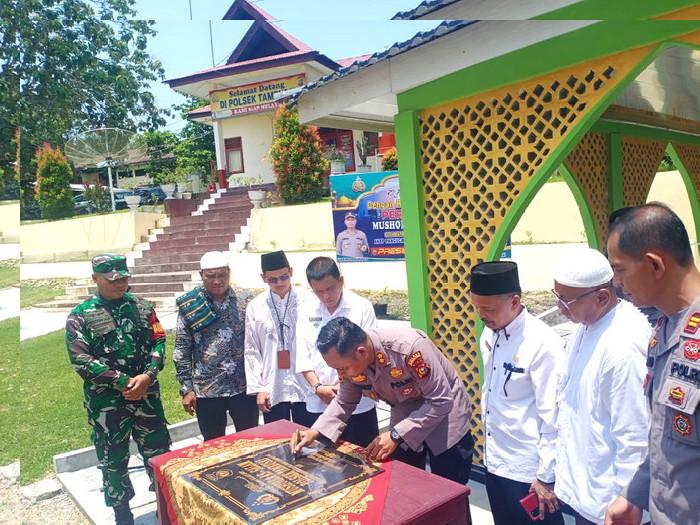 Kapolres Rohul Menandatangani Prasasti Musholla As-Salam