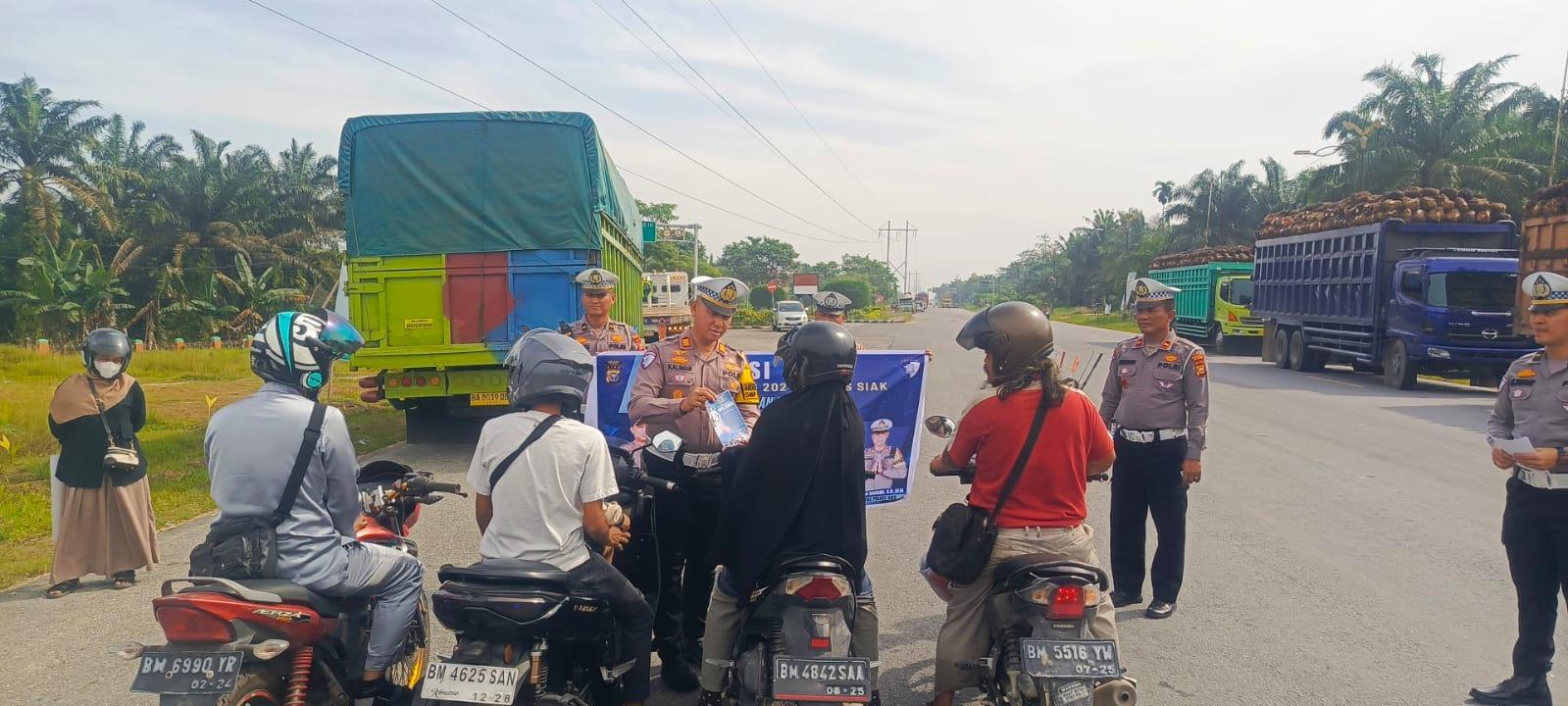 Kasat Lantas Polres Siak AKP Kaliman di lokasi Ops Zebra