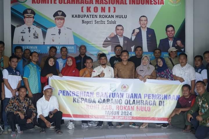 Ketum Andi bersama pengurus Cabor di Rohul