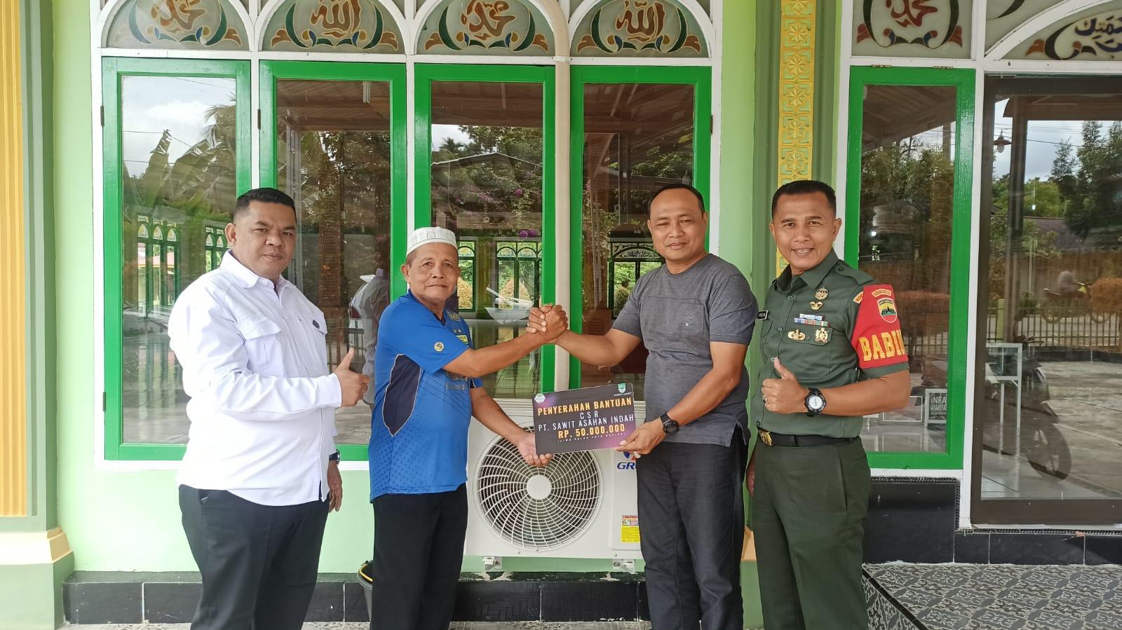 CDO PT. SAI Ilka Iskandar Serahkan bantuan AC kepada Pengurus Masjid