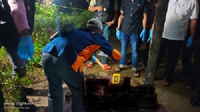 Polisi melakukan identifikasi di lokasi penemuan mayat
