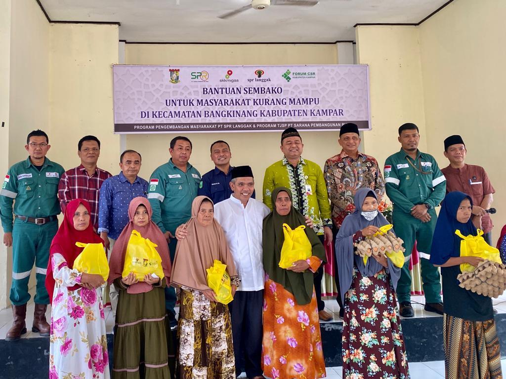 Menejemen PT. SPR dan SPR Langgak Foto bersama Pj Bupati Kampar Kamsol