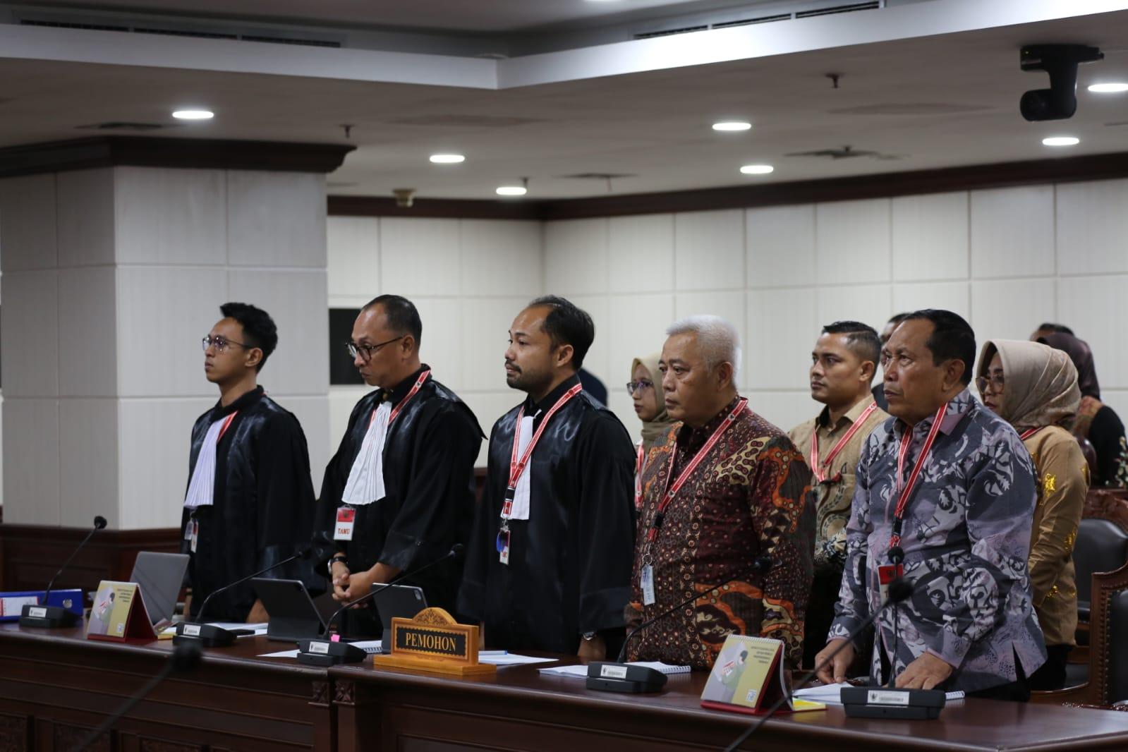 Bupati Sukiman bersama kuasa hukum di MK