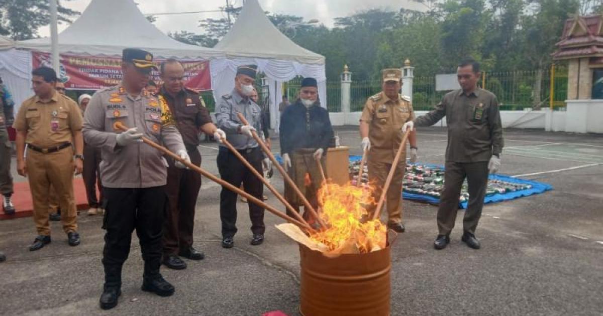 Pemusnahan barang bukti narkotika dengan cara dibakar