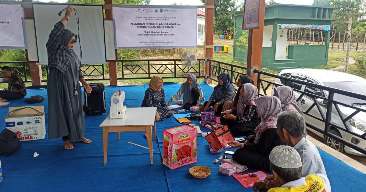 Pelatihan pengelolaan sampah dan karhutla yang dilaksanakan di Rumah Belajar Inovatif Sintong, Rohil