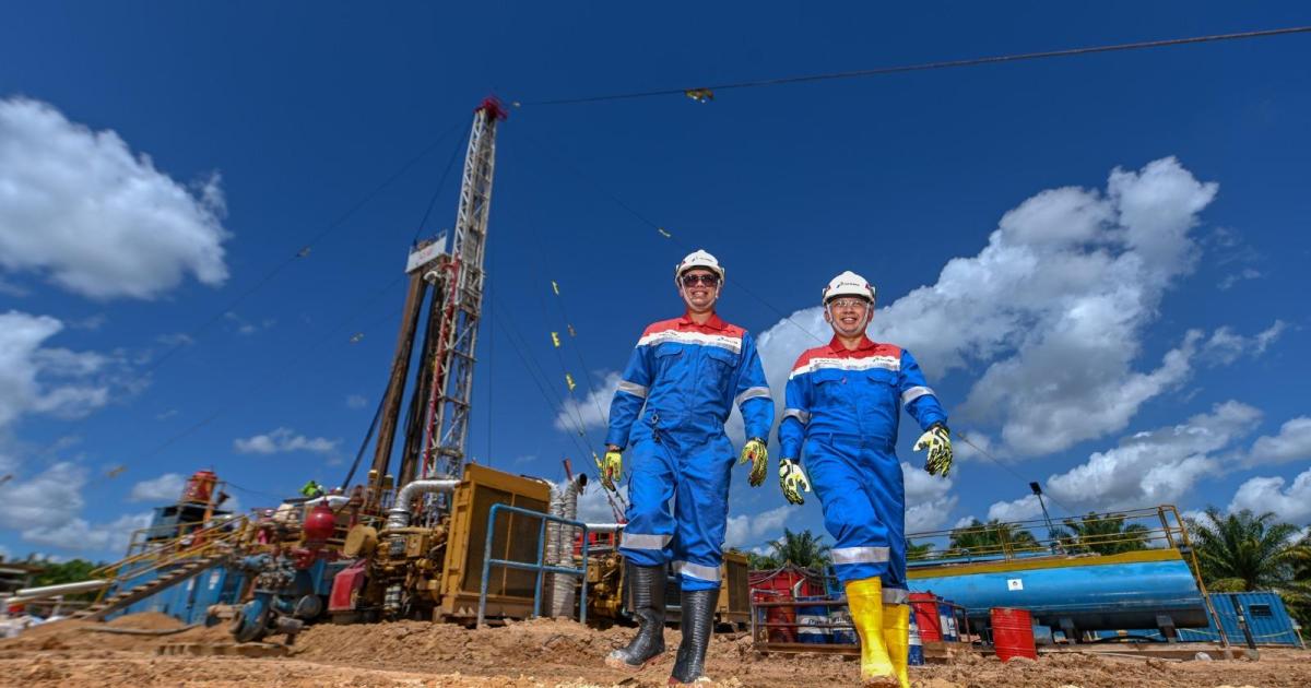 Perwira PT PHR melaksanakan aktivitas pekerjaan guna mendukung ketahanan dan kemandirian energi nasional dari Blok Rokan