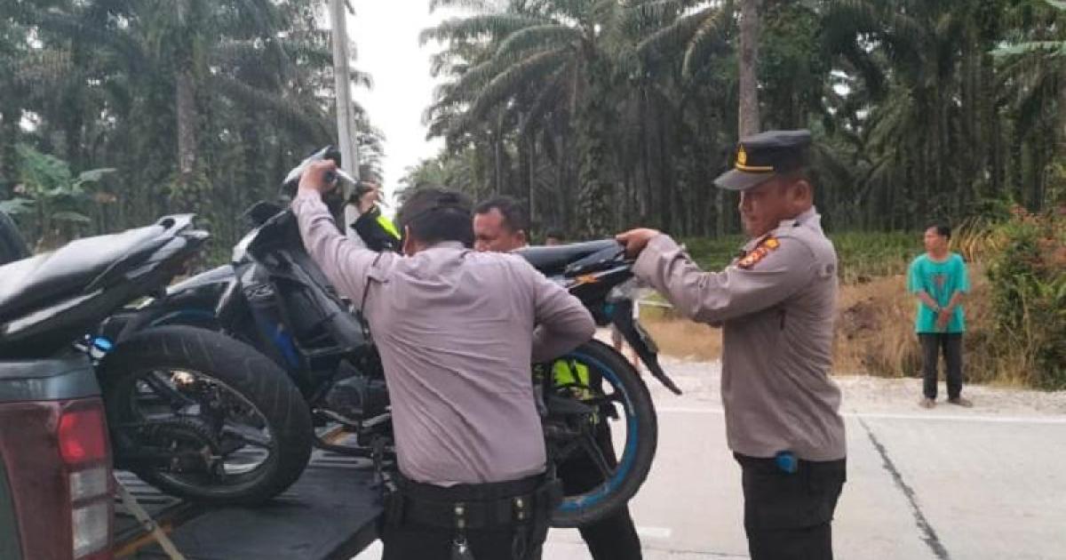 Kapolsek Tambusai Utara dan anggota menindak para pemilik yang diduga akan melakukan akis balap liar