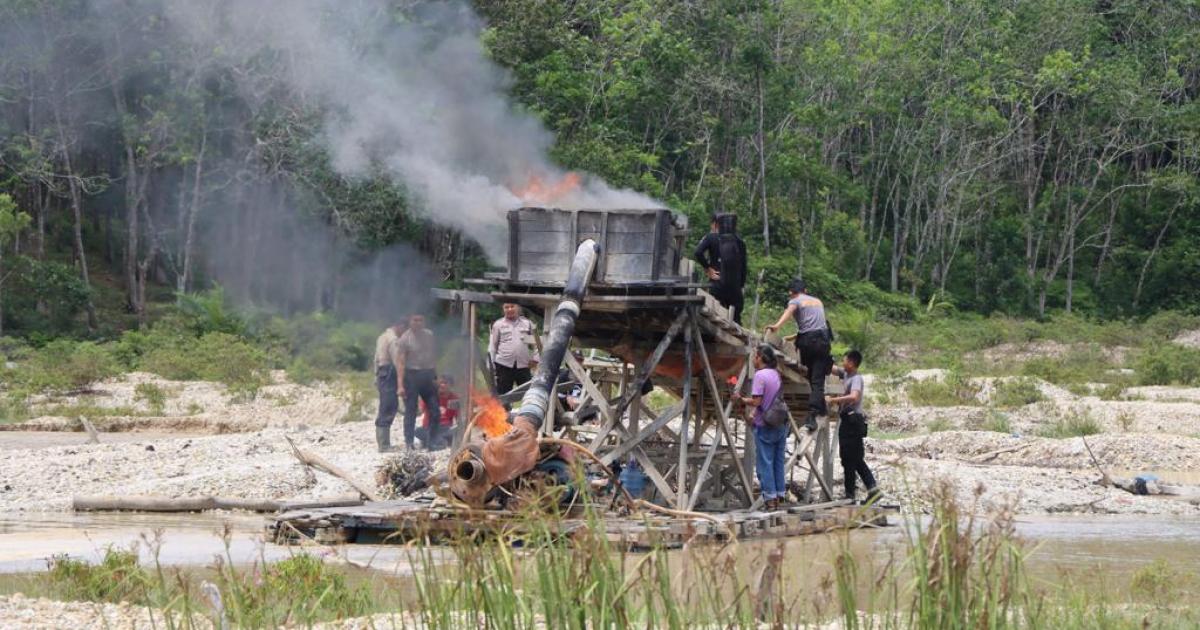 Rakit PETI di Pangean dimusnakan dengan cara dibakar