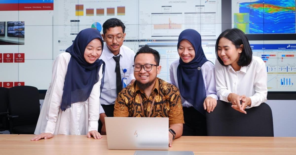 Para peserta Magang Kerja di PT PHR