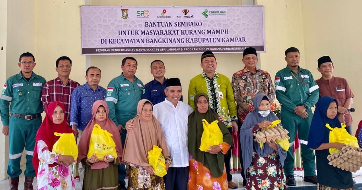 Menejemen PT. SPR dan SPR Langgak Foto bersama Pj Bupati Kampar Kamsol