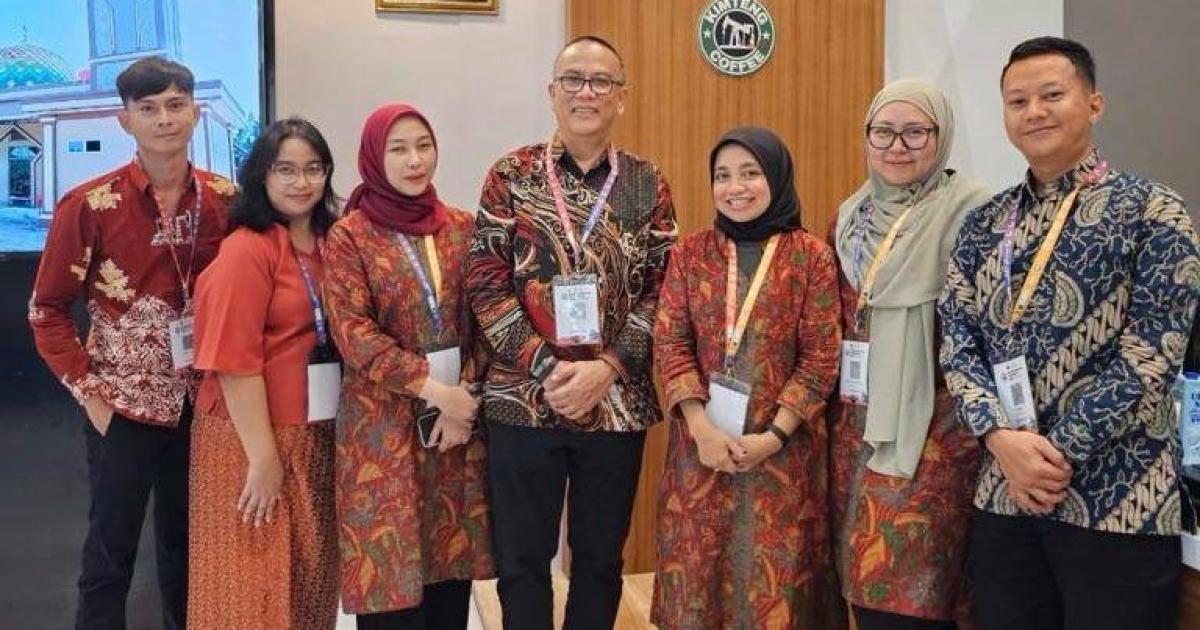 Ikin Faizal, General Manager PT SPR Langgak dan Langgak Susi K Ria, SCM Manager PT SPR beserta Staff PT SPR Langgak yang mendukung kegiatan Kapnas III Tahun 2023 di JHCC Jakarta