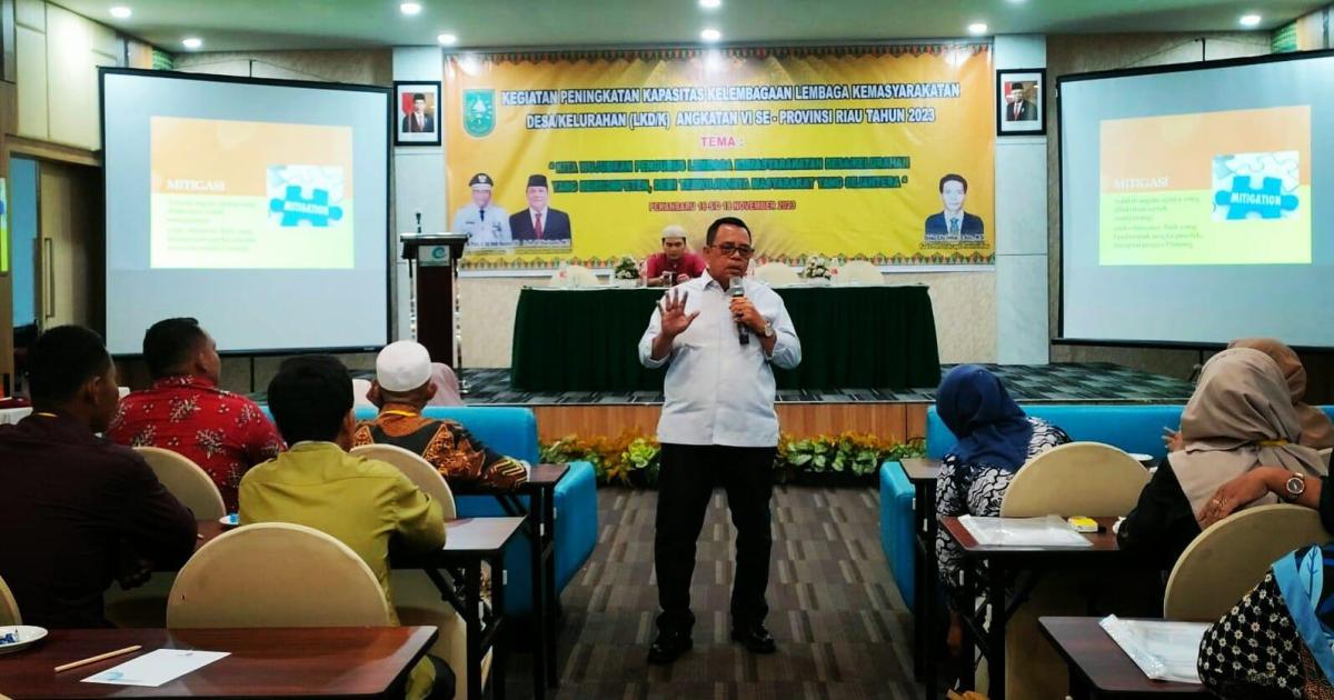 Syamsurizal saat menjadi pemateri pada salah satu kegiatan