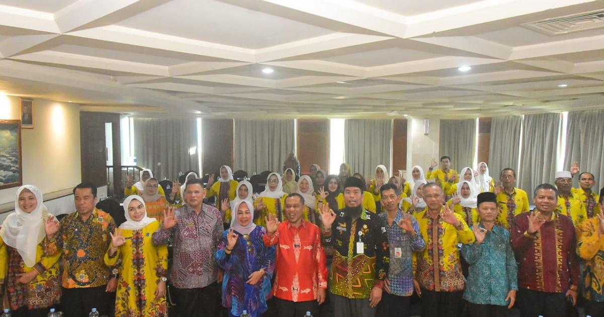 Wabup Bengkalis Bagus Santoso foto bersama di acara FGD PKK Bengkalis