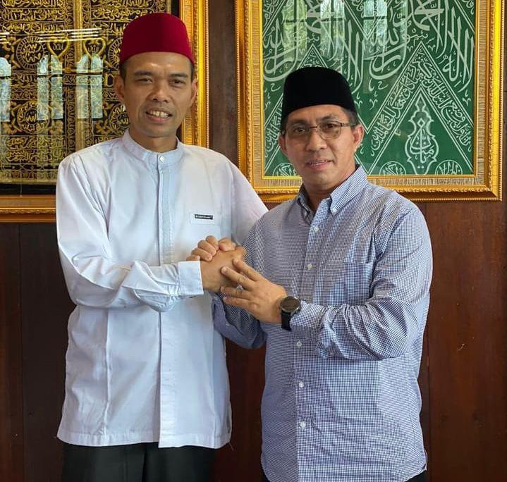 Ustadz H.Abdul Somad Bersama H.Asparaini Aidarus, S.Ag, M.Pd
